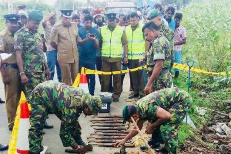 யாழில் உள்ள வீடொன்றிலிருந்து ஆயுதங்கள் மீட்பு