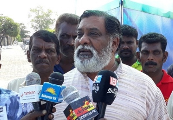 'மோசமான பேயை விட தெரிந்த பிசாசு'க்கு ஆதரவு- வரதர் அறிவிப்பு!