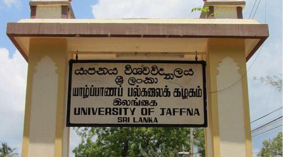 யாழ்.பல்கலைகழக நிா்வாகத்தின் அசமந்தம்..! 20ற்கும் மேற்பட்ட மாணவா்கள் வைத்தியசாலையில்..