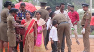 சம்பந்தன் - சுமந்திரன் கலந்துகொண்ட கூட்டம்! பொது மக்களிடம் கடும் சோதனைக்கு