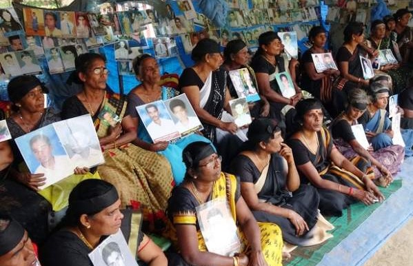 கறுப்பு உடையணிந்து இலங்கையின் சுதந்திரதினத்தை புறக்கணித்த காணாமல் போனோரின் உறவுகள்!