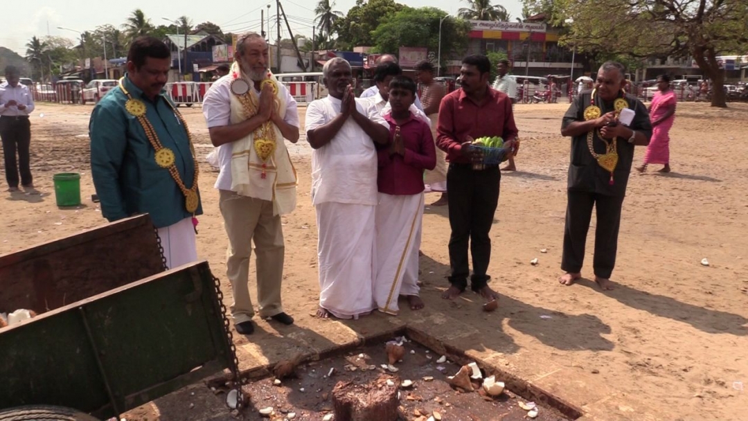 இரா.சம்மந்தன் அரசுக்கு வாக்காளத்து வாங்குகிறார்.