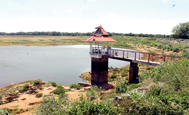 முல்லையில் நிலவும் கடும் வரட்சியினால் சிறுபோகச் செய்கை பாதிப்பு…!