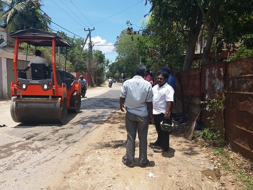 யாழ்.மாநகரசபை உறுப்பினரால் வீதிகளுக்கு விடிவு