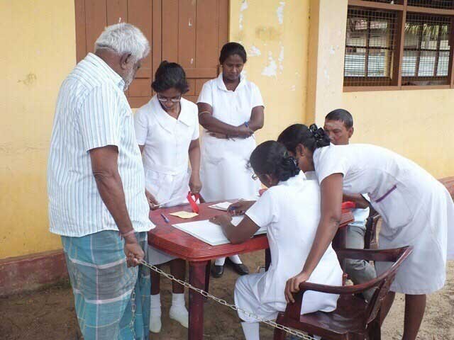 கிளிநொச்சி மாவட்டத்தில் 12 ஆயிரம் நாய்களுக்கு விசர் நாய் தடுப்பூசி...