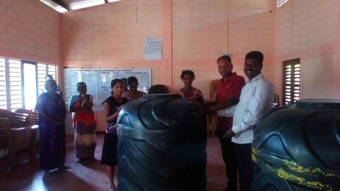 கிளிநொச்சி பொன்னகர் மக்களுக்கு குடிநீர் தாங்கி...