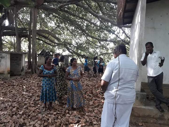 மீள்குடியேறும் மக்களை சந்தித்தார் மாவை சேனாதிராஜா..