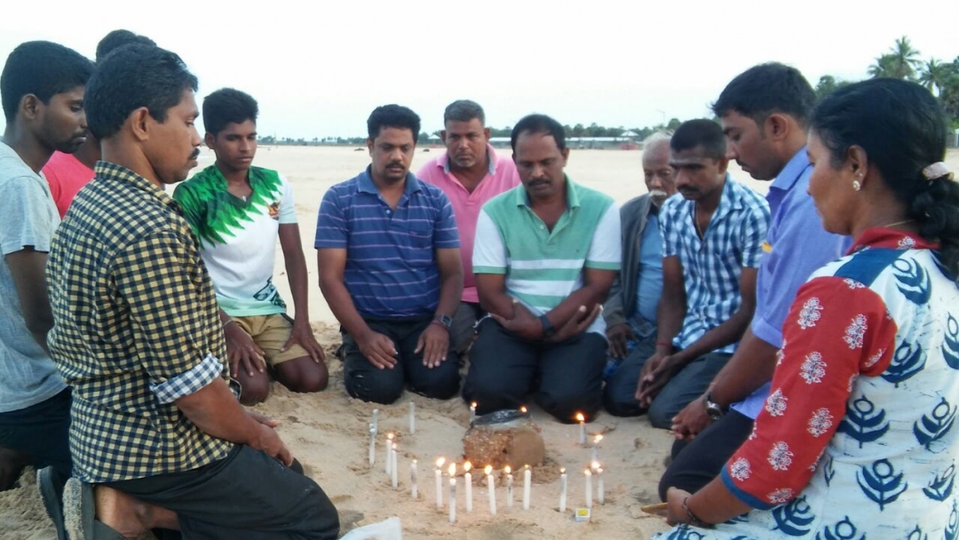 தமிழகம் தூத்துகுடியில் படுகொலை செய்யப்பட்ட தமிழ் மக்களுக்கு யாழில் அஞ்சலி..