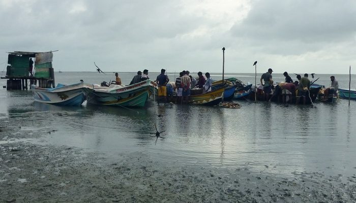 முல்லைத்தீவு மாவட்டத்தில் சுருக்குவலை தொழிலுக்கு நிரந்தர தடை..