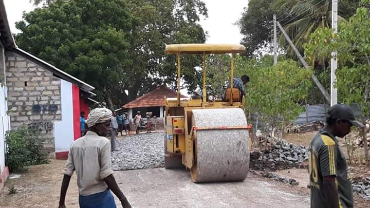 பொன்னாலை வீதிப் புனரமைப்பு வேலையை பொதுமக்கள் கண்காணிக்கவேண்டிய நிலையா..?