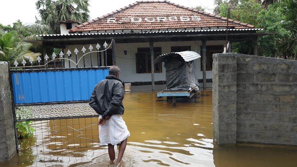 யாழ்.வடமராட்சி கிழக்கில் கனமழை மற்றும் வெள்ளத்தினால் பெருமளவு மக்கள் பாதிப்பு..