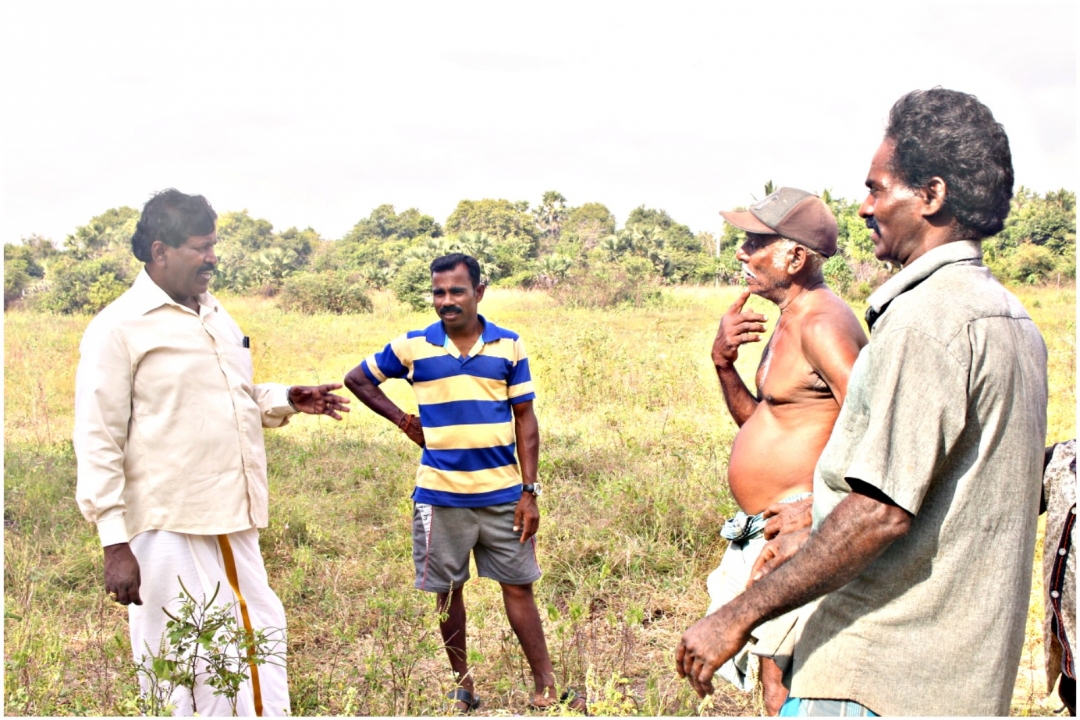 காட்டு யானைகளின் அட்டகாசம் கிராமத்தை விட்டே வெளியேறும் மக்கள், அதிகாாிகள் மீது சீற்றம்..