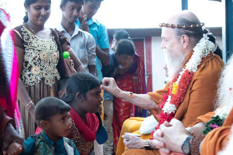 அமொிக்க நாட்டிலிருந்து வருகைதந்த ஹவாய் சற்குரு ஸ்ரீ போதிநாத வேலன் சுவாமிகளுக்கு முறிகண்டி மக்கள் வரவேற்பு..