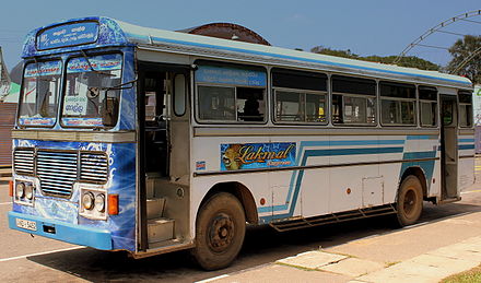 யாழ்ப்பாணத்தில் இருந்து ஹட்டன் நோக்கி பயணித்த பேருந்தின் மீது சற்று முன்னர் கல்லெறி தாக்குதல்!