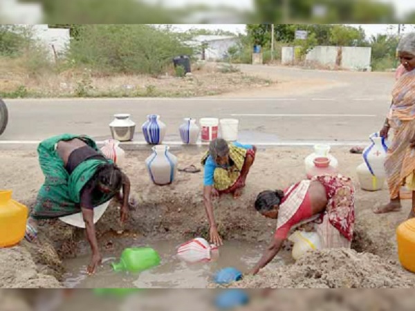 தமிழகத்தில் தண்ணீர் பஞ்சம்: கழிவுநீரை வடிகட்டி பயன்படுத்தும் அவலம்!