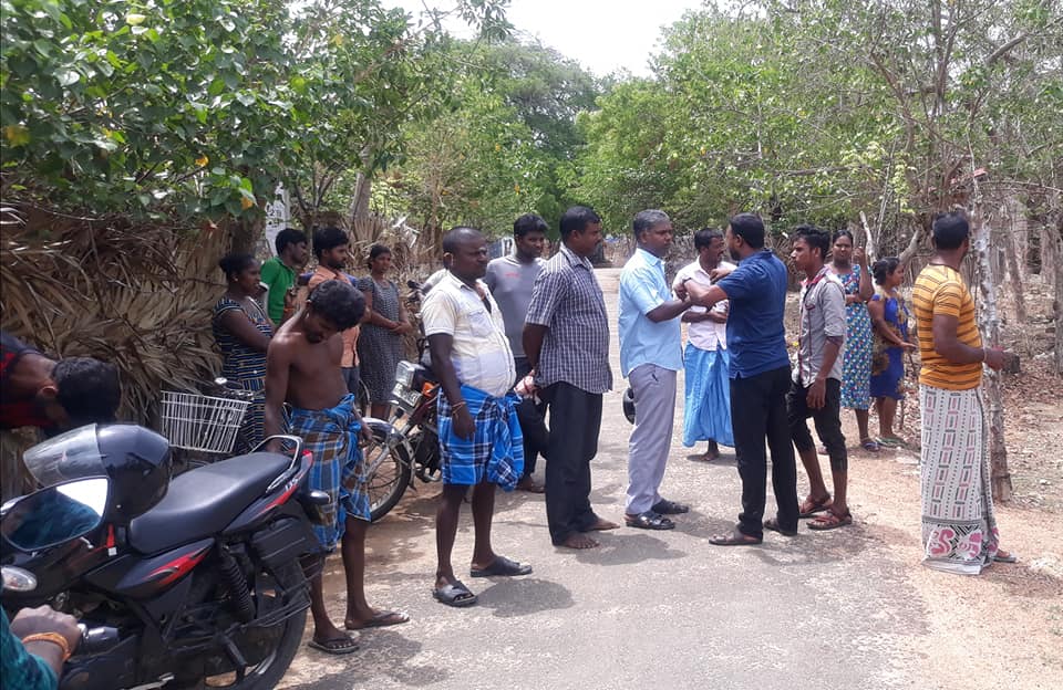 பொன்னாலைக்குள் நுழைந்த மத மாற்ற கும்பலை மீண்டும் விரட்டியடித்த மக்கள்..! பிணி தீா்ப்பதாக வீடுகளுக்குள் புகுந்து பம்மாத்து..