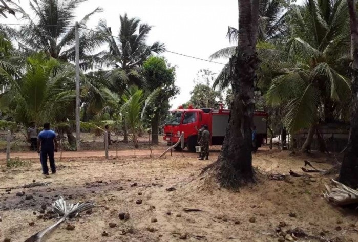 இராணுவ முகாமிற்கு அருகில் பாாிய தீ விபத்து..! பெருமளவு இராணுவம் குவிக்கப்பட்டு தீ அணைக்கப்பட்டது.