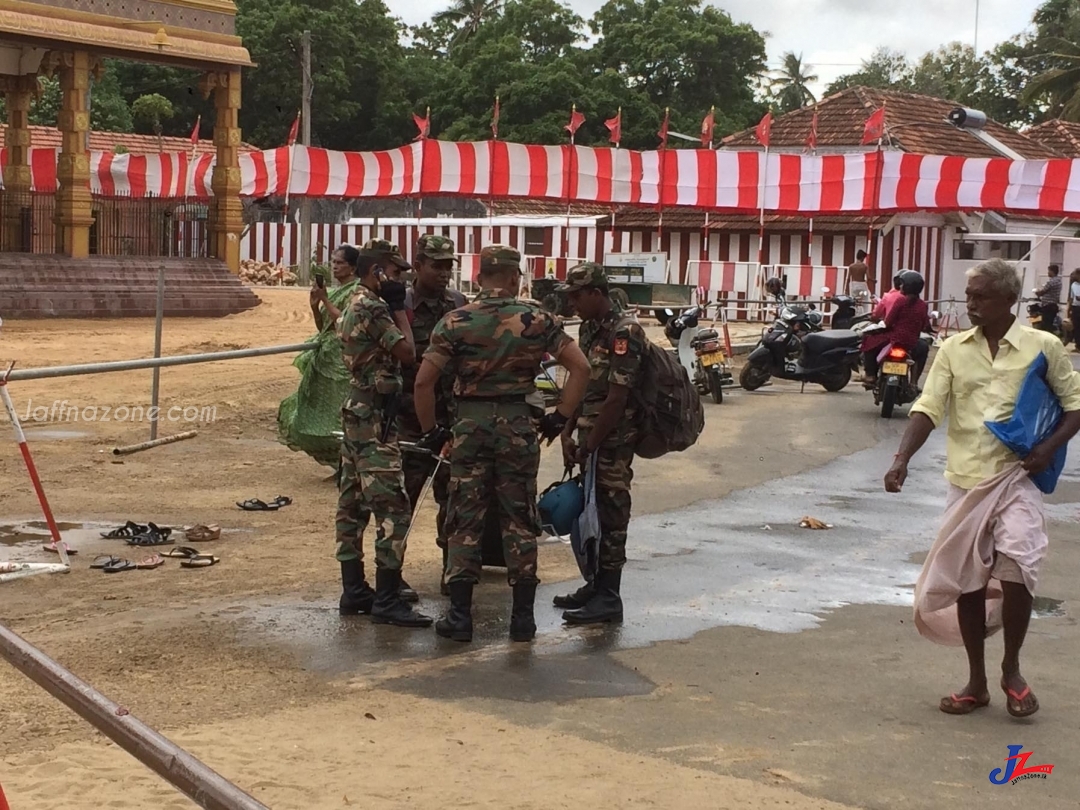 அதியுச்ச பொலிஸ், இராணுவ பாதுகாப்புக்குள் நல்லுாா்..! காலை 10 மணியுடன் சகல வீதிகளும் மூடப்பட்டது..