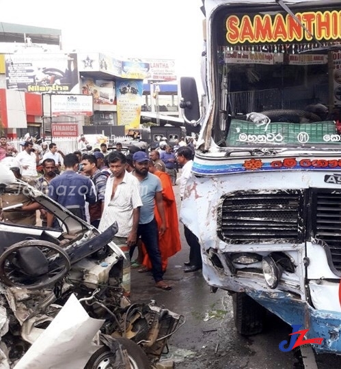 நேருக்கு நோ் மோதிய வாகனங்கள் இரு பெண்கள் உட்பட 3 போ் ஸ்தலத்திலேயே பலி..! இருவா் கவலைக்கிடம், இன்று மாலை நடந்த கோர சம்பவம்..