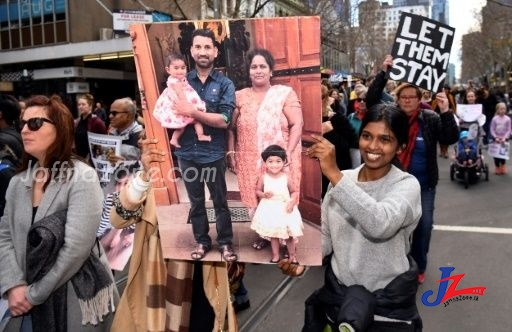 தமிழ் குடும்பத்தை இலங்கைக்கு நாடுகடத்த எதிர்ப்புத் தெரிவித்து அவுஸ்ரேலியா முழுவதும் போராட்டம்!