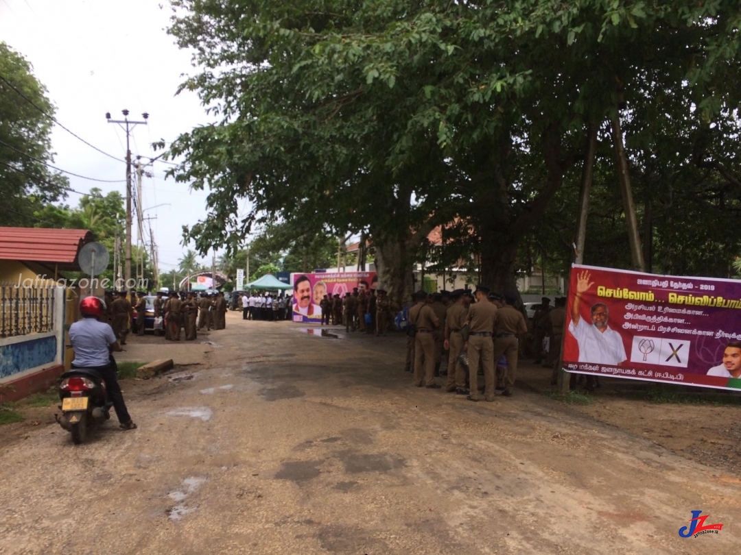 யாழ்.நகரம் ஆயுதம் தாக்கிய இராணுவம், பொலிஸாாின் அதியுச்ச பாதுகாப்புக்கள்..! மஹிந்த, கோட்டா வருகை..