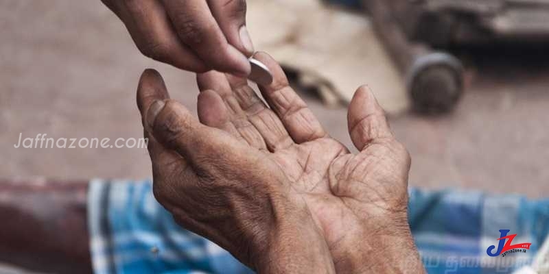 பிச்சைக்காரா்கள் வயிற்றிலடித்த புகைரத திணைக்களம்..! இன்றுமுதல் தடை..