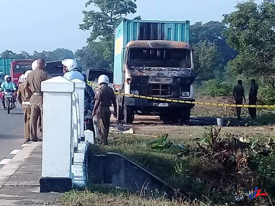 நிறுத்திவைக்கப்பட்டிருந்த லொறியில் தீ..! எரிந்து கருகிய நிலையில் சாரதி சடலமாக மீட்பு..! கொலையா?