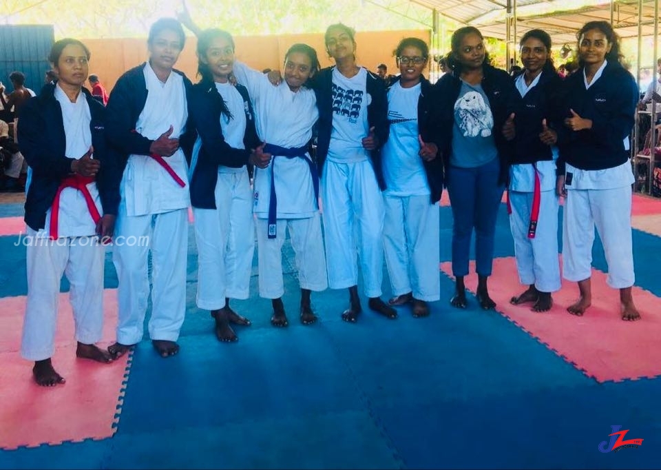 யாழ் மாவட்ட கராத்தே சுற்றுப் போட்டி - JAFFNA karate school சார்பாக பதக்கம் பெற்ற 9 மாணவிகள்