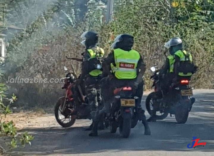 யாழ்.வலி,வடக்கில் இராணுவம் தடியடி..! ஊரடங்கு சட்டம் அமுலில் இருக்கையில் வீதிகளிலும், ஊர்களிலும் கொண்டாட்டம்..