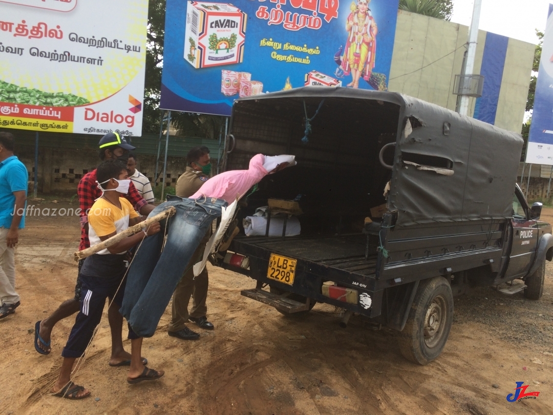 அதிரடியாக அகற்றியது பொலிஸ்..! விசமிகள் குறித்து விசாரணை நடத்தப்படுமா..?