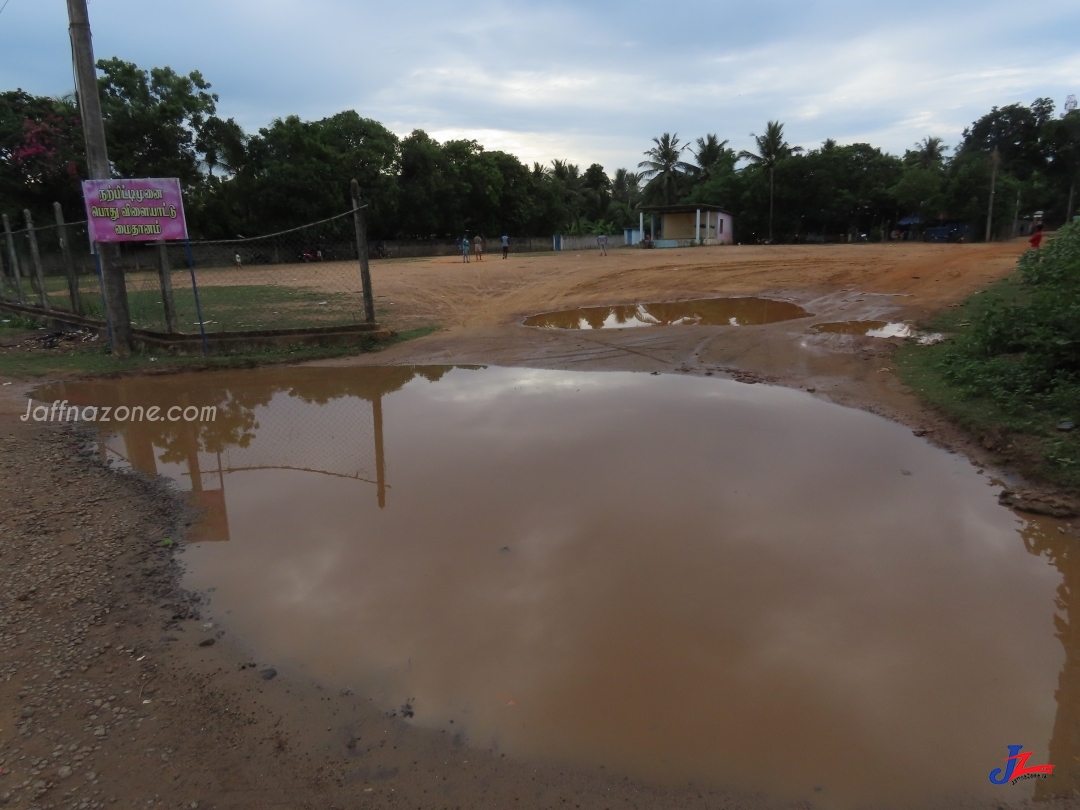 நற்பிட்டிமுனை பொது விளையாட்டு மைதான வீதி திருத்தப்படுவது எப்போது?