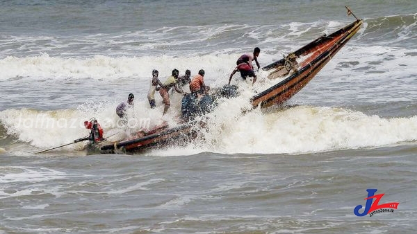 நடுக்கடலில் மாயமான படகு!! -இராமேஸ்வர மீனர்களை தேடும் நடவடிக்கை தீவிரம்-