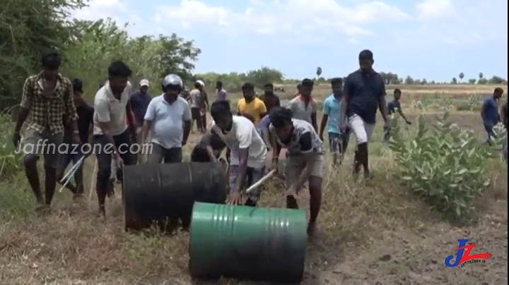 விமானப்படையினர், இராணுவம், பொலிஸார் ஆதரவுடன் சுற்றிவளைப்பில் குறித்த 100ற்கும் மேற்பட்ட இளைஞர்கள்..!