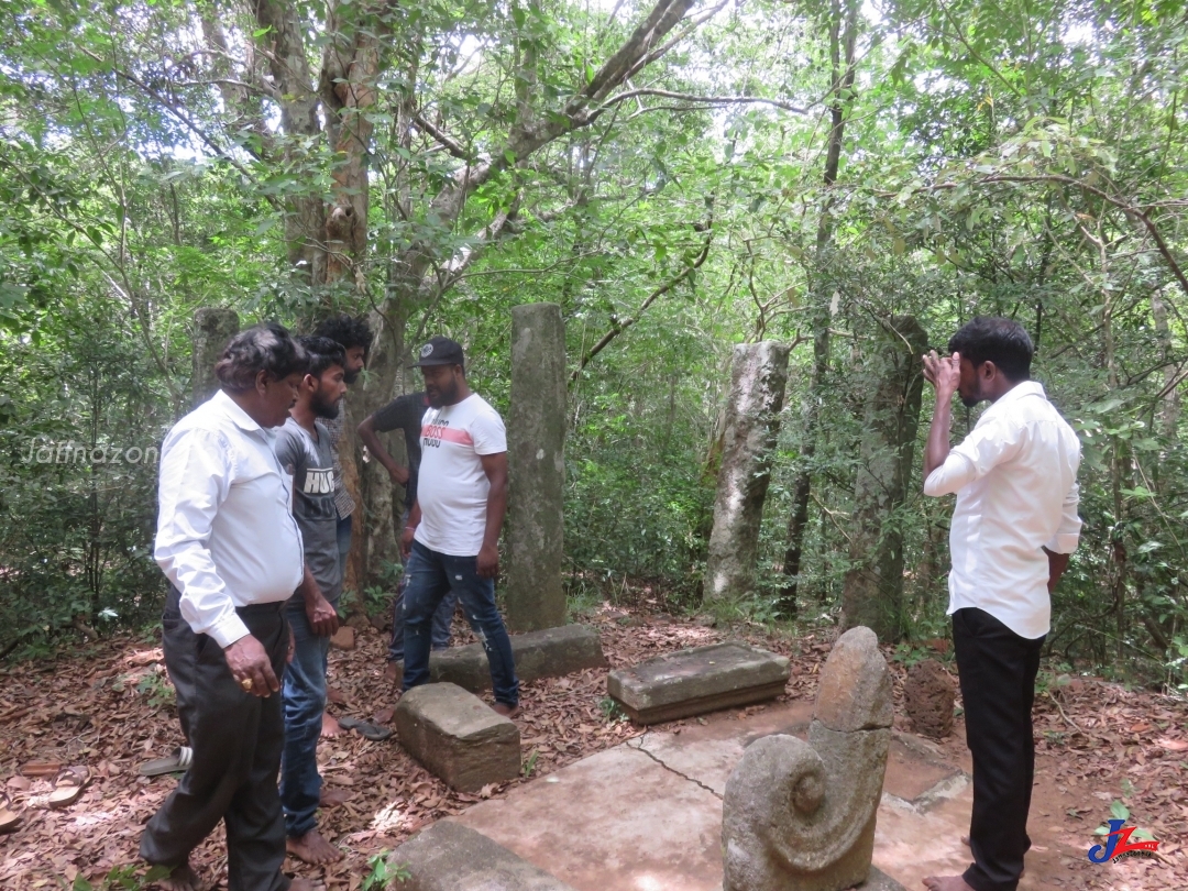 இளைஞர் படையுடன் குருந்தூர் மலைக்கு விரைந்தார் ரவிகரன்..!