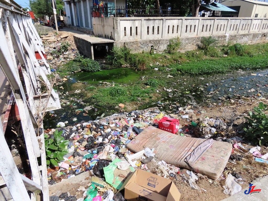 தினமும் நுளம்பு கடிப்பதனால் அரிப்பு வருவதாக கல்முனை மக்கள் விசனம்