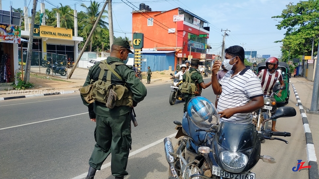 முகக்கவசம் அணிய மறுப்போருக்கு இராணுவத்தினர் எச்சரிக்கை