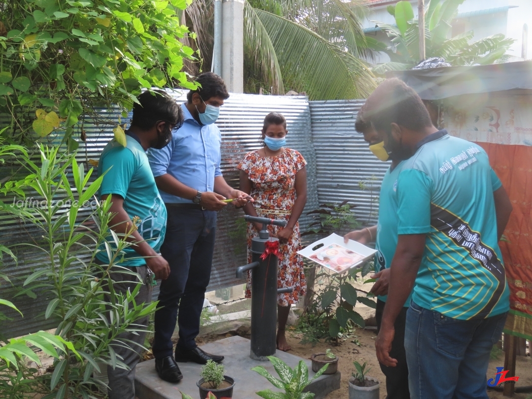 யுத்தம் மற்றும் சுனாமி அனர்த்தம் காரணமாக பாதிக்கப்பட்ட குடும்பங்களுக்கு 4 குழாய் கிணறுகள் கையளிக்கப்பட்டது.