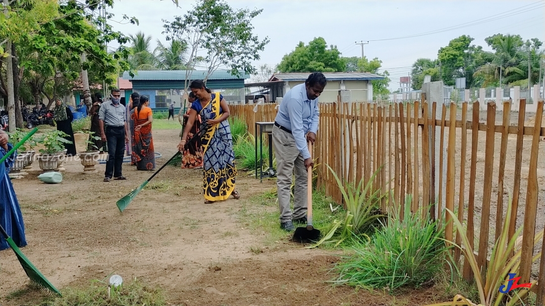 டெங்கு ஒழிப்பு சிரமதானம் நாவிதன்வெளி பிரதேச செயலகத்தில் முன்னெடுப்பு