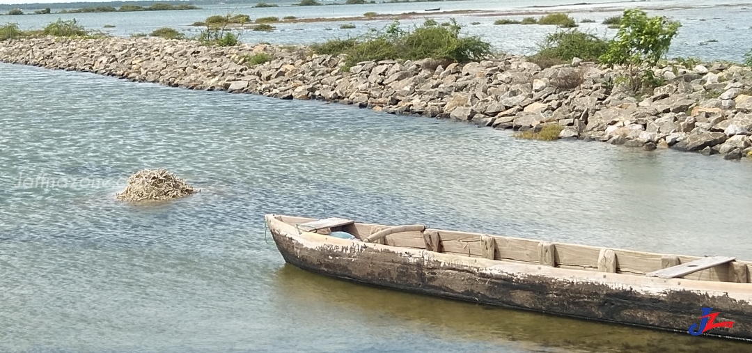 5 கோடி செலவில் அபிவிருத்தியாம்..! ஒரு பயனும் இல்லை என்கின்றனர் மீனவர்கள், கேள்வி கேட்டால் விழி பிதுங்கும் அதிகாரிகள்..