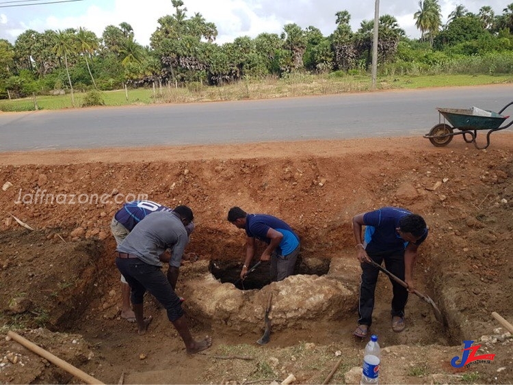 யாழ்.வரணியில் வீதி அபிவிருத்தி பணியின்போது தமிழர் தொல்லியல் அடையாளங்கள் கண்டுபிடிக்கப்பட்டன..!