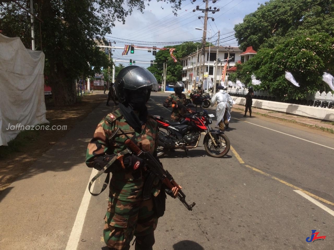 யாழ்.நகரில் களமிறக்கப்பட்ட இராணுவத்தின் பெண்கள் மோட்டார் சைக்கிள் படையணி..!