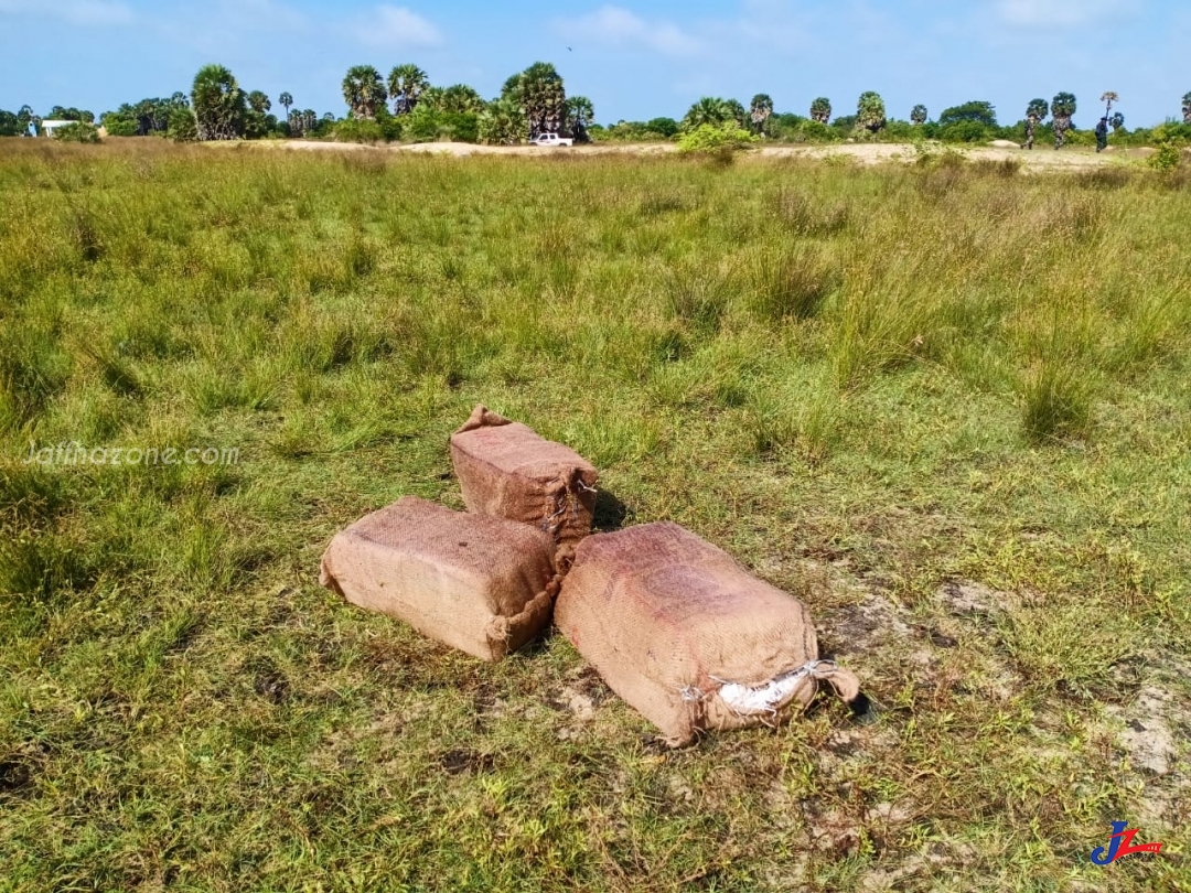 யாழ்.வல்வெட்டித்துறை - ஆதிகோவிலடி பகுதியில் 3 மூடைகளில் கஞ்சா மீட்பு!