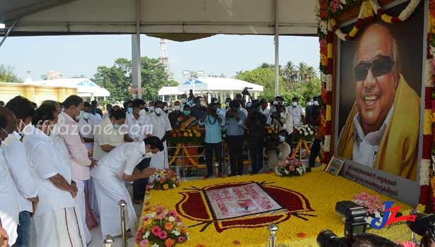 மெரினாவில் கருணாநிதிக்கு நினைவிடம்!! -மு.க.ஸ்டாலின் அறிவிப்பு-