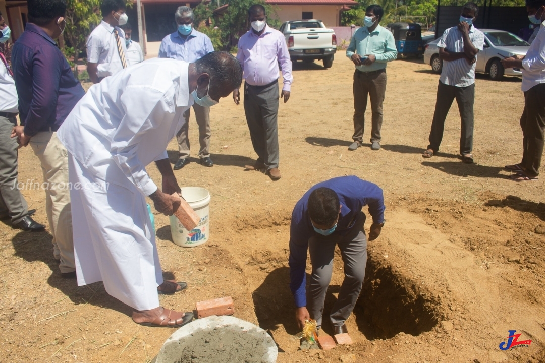 நிந்தவூர் மாவட்ட ஆயுள்வேத வைத்தியசாலையில் புதிய விடுதி நிர்மாணிக்க அடிக்கல் நடும் நிகழ்வு