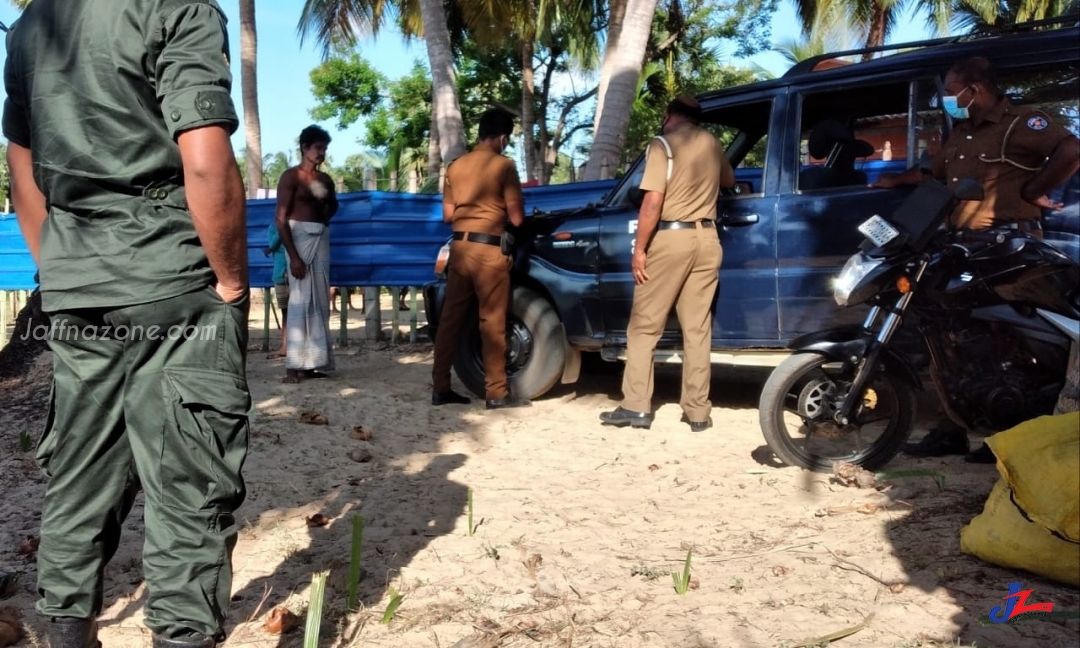 யாழ்.கொடிகாமம் - கெற்பேலியில் வாள்வெட்டு குழு வீடு புகுந்து அட்டகாசம்..