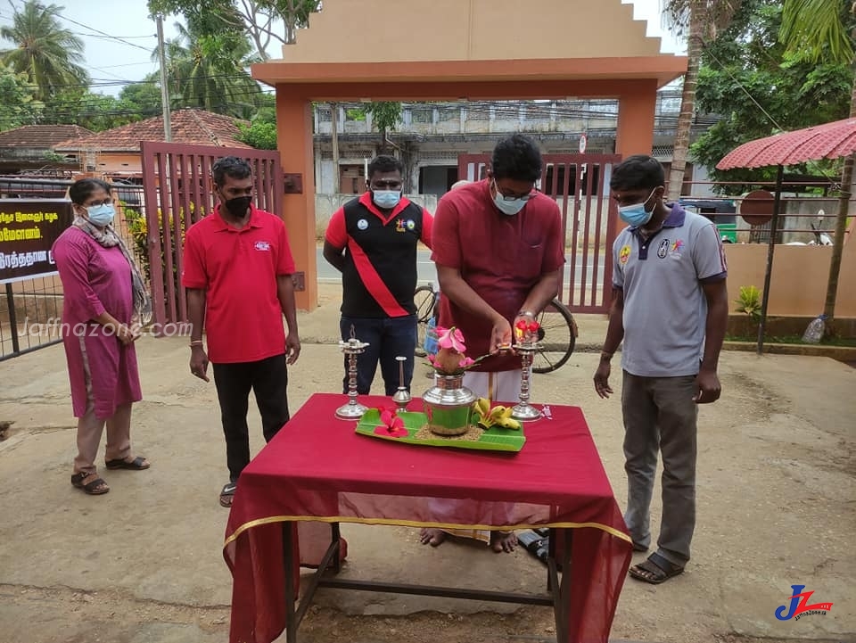 நல்லுார் இளைஞர் கழக சம்மேளனம் மற்றும் அரியாலை இளைஞர் கழகம் இணைந்து நடத்திய இரத்ததானம் வழங்கும் நிகழ்வு..