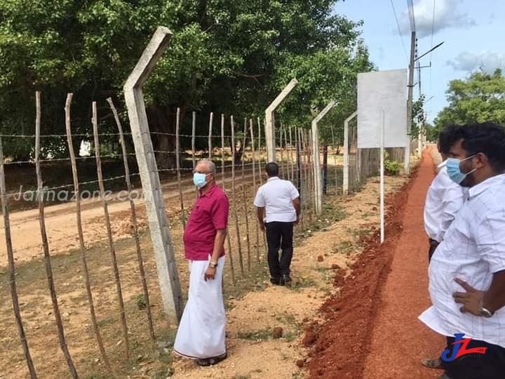 யாழ்.வலி,வடக்கில் விடுவிக்கப்பட்ட காணிகளை இலக்கு வைக்கிறதா இராணும்? சுமந்திரன் நோில் ஆராய்வு..