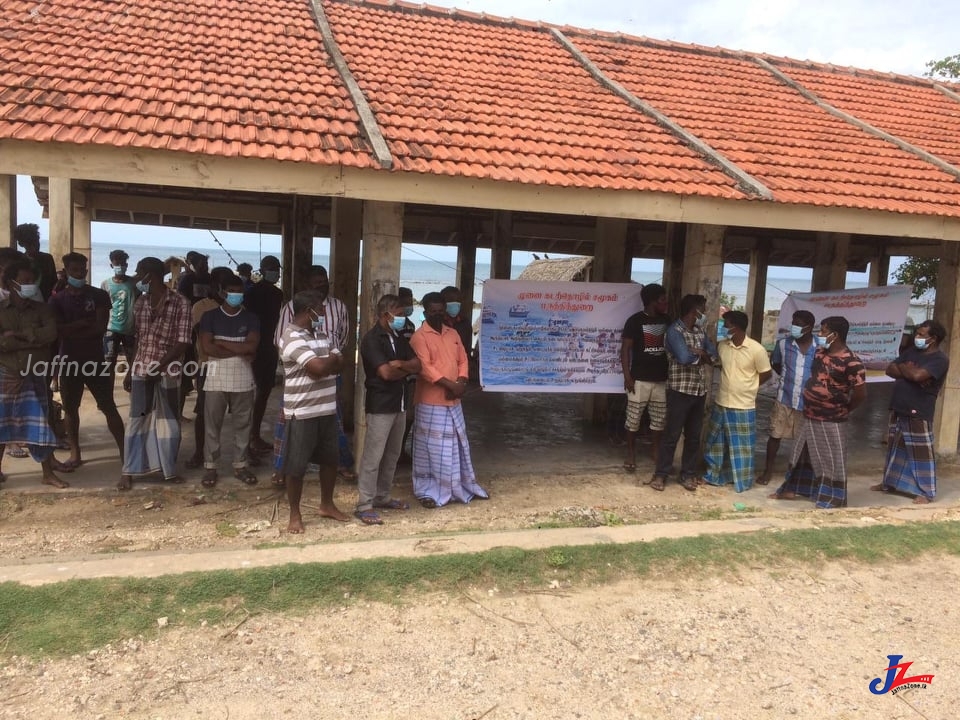 பிரச்சினைக்கு தீர்வு காணாமல் எங்கள் பிரதேசத்திற்கு நுழையும் அரசியல்வாதிகளை அடித்து விரட்டுவோம்! பருத்தித்துறை - முனை மீனவர்கள் எச்சரிக்கை..