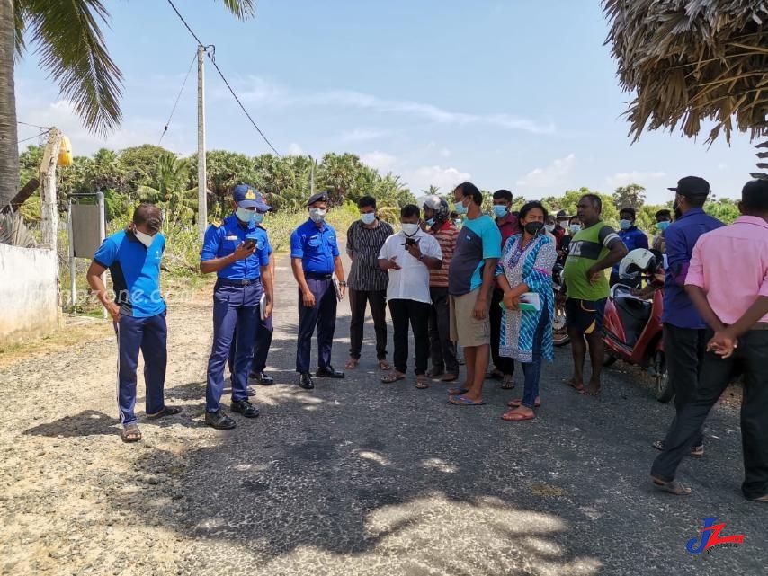 கிளாலியில் தனியார் காணியை பிடுங்க கடற்படை முயற்சி..! பொதுமக்கள் எதிர்ப்பால் நிறுத்தப்பட்டது..