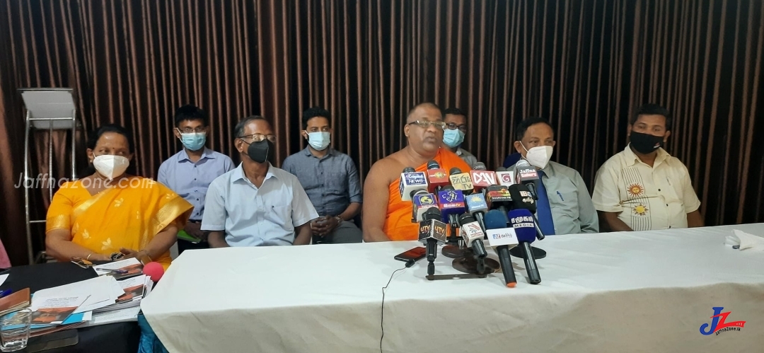 விளக்கேற்ற அனுமதி கேட்கும் தமிழ் அரசியல்வாதிகளால் இது முடியுமா? பிரச்சினை தீர்க்க எந்த அரசியல்வாதிக்கும் விருப்பமில்லை, ஞானசார தேரர் கூறுகிறார்...